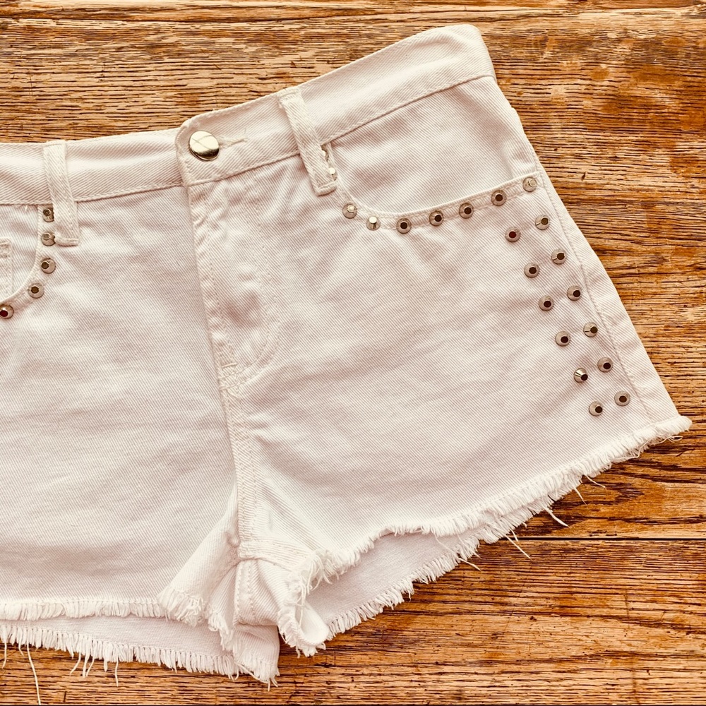 Forever 21–Studded White Denim Cut-Off Shorts - Picture 3 of 7